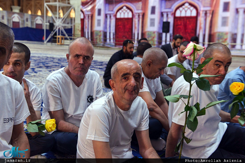 حضور مددجویان موسسه بچه های آسمان در حرم مطهر امام خمینی(س)