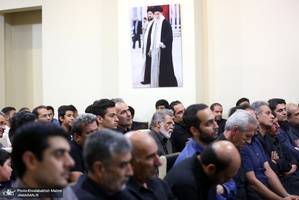 دیدار کارکنان حرم و موسسه تنظیم و نشر آثار امام خمینی(س) با سید حسن خمینی