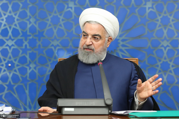 روحانی: از مشکلات پیچیده و خاص اقتصادی گذر می‌کنیم