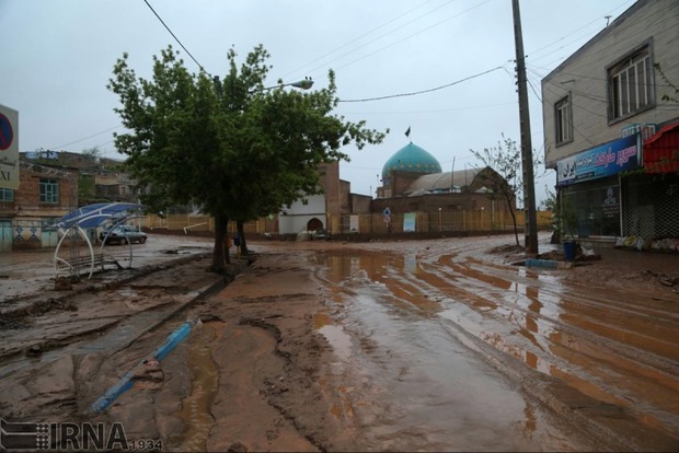 بهسازی جاده ها و معابر تخریب شده از سیل در کلات آغاز شد