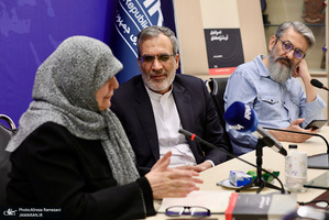 مراسم رونمایی کتاب اسرائیل آن شر مطلق