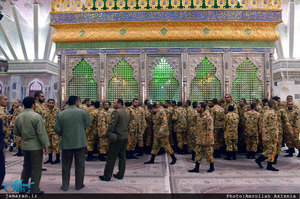 تجدید میثاق جمعی از فرماندهان و سربازان مرکز آموزش شهید اسدی کهریزک با آرمان های امام خمینی(س) 