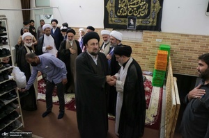 حضور آیت الله سید حسن خمینی در مراسم وداع با آیت الله العظمی شبری زنجانی (ره)