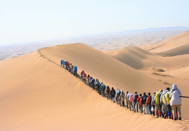 همراهی راهنمایان با تورهای ورودی به کویر مرنجاب ضروری است