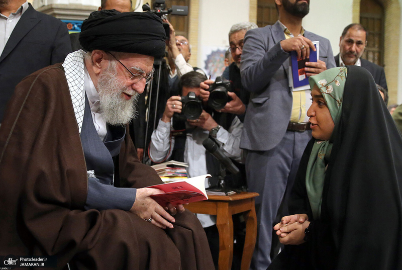 دیدار جمعی از شاعران و اهالی فرهنگ و ادب با رهبر معظم انقلاب