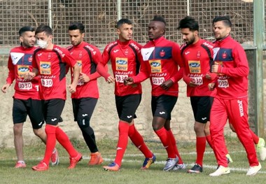 حضور پرسپولیسی ها با ماسک در تمرین 