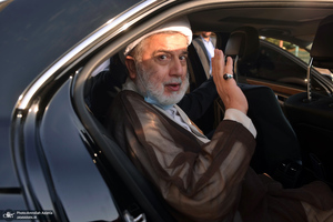 ادای احترام رئیس مجلس اعلای اسلامی عراق به مقام شامخ حضرت امام (س)