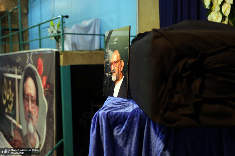 مراسم وداع با پیکر حجت الاسلام و المسلمین سید محمود دعایی در حسینیه جماران -3