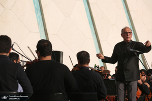 اجرای ارکستر سمفونیک تهران در برج آزادی