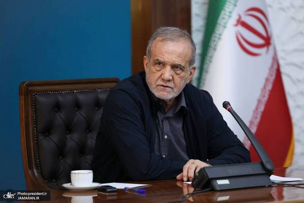 پزشکیان در نشست هم‌اندیشی با نمایندگان ملت مبعوث: برای حل مشکلات کشور باید از طرح‌های عملیاتی و فراجناحی استفاده کنیم/ آمریکا و رژیم صهیونیستی به دنبال ایجاد شکاف اجتماعی و آسیب رساندن به وحدت شکل‌گرفته در کشور هستند