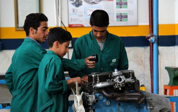 پوشش تحصیلی در هنرستانهای قم 35.2 درصد است