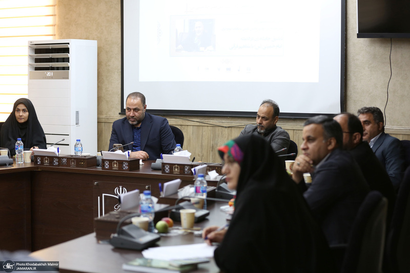 اولین نشست : زن در اندیشه دینی فلسفی امام خمینی (س)