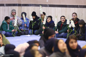 بازدید اقشار مختلف مردم از بیت امام خمینی (س) در جماران-2