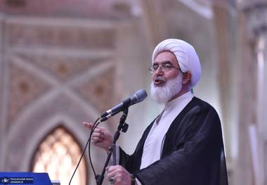 علی اکبری، امام جمعه تهران: غرب با سرعت در حال تبدیل شدن به یک جامعه بی‌خانواده است/ جامعه بی‌خانواده، انسان بی‌خانواده تربیت می‌کند/ در چنین شرایطی، سلطه بر جامعه و در اختیار گرفتن منابع و ذخایر آن برای سلطه‌گران آسان‌تر خواهد بود