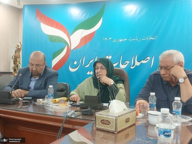 آذر منصوری: دولت پزشکیان اگر قرار باشد دولت سوم کسی باشد، دولت سوم خاتمی خواهد بود