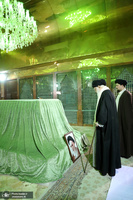 حضور رهبر معظم انقلاب در مرقد مطهر امام خمینی(س) و گلزار شهیدان