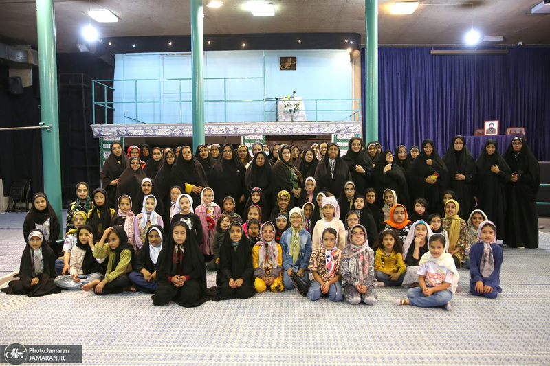 بازدید اقشار مختلف مردم از بیت امام خمینی (س) در جماران