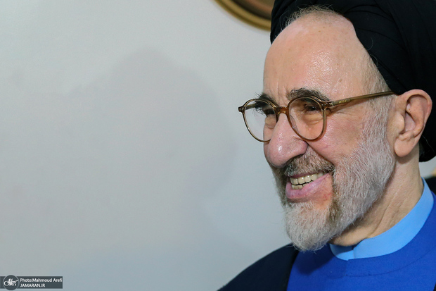 ببینید/ «سلام خاتمی»؛ ویدیویی خاطره‌انگیز از روزی که چهره‌های مختلف ایران از سید محمد خاتمی گفتند