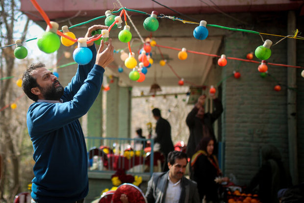 مصطفی زمانی در پشت صحنه «شهرزاد» نماز می‌خواند
