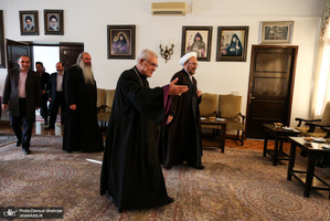 دیدار علی یونسی با اسقف اعظم خلیفه ارامنه