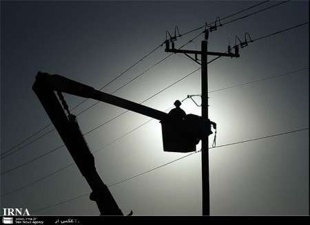 آماده باش برق در خوزستان  افزایش مصرف و تجهیزات فرسوده علل اصلی قطع برق