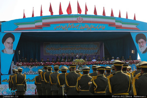 مراسم گرامیداشت روز ارتش جمهوری اسلامی ایران در جوار حرم امام خمینی(س)-1/ رژه