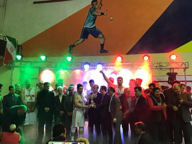 جشن قهرمانی تبریزی ها در بسکتبال  مراسمی منظم و شایسته