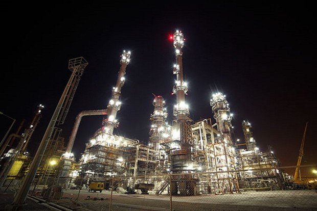 گامهای خود کفایی بنزین در پالایشگاه نفت ستاره خلیج فارس