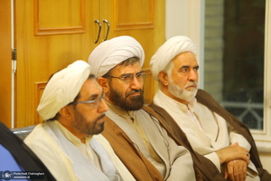 نشست علمی با موضوع  امام خمینی(ره) نهضت و نظام اسلامی