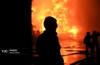 تصاویری از تلاش آتش نشانان برای اطفای حریق در جنوب تهران (4)