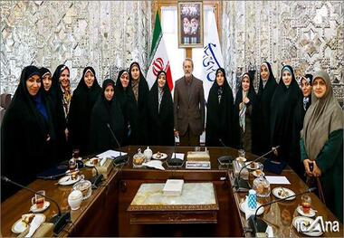 لاریجانی: مبارزه با خشونت علیه زنان را در قالب طرح پیگیری کنید