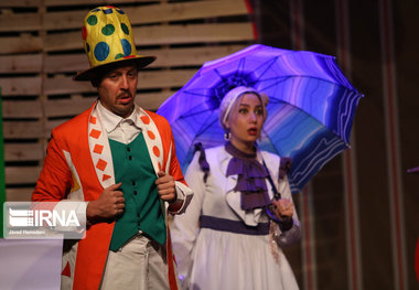 داور بخش خردسال: جشنواره بین‌المللی تئاتر کودک یک کارآفرین بزرگ است