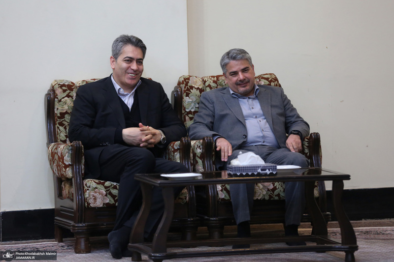 دیدار وزیر اقتصاد  جمعی از مدیران بانک ها با سید حسن خمینی