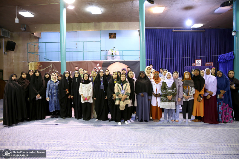 بازدید دانشجویان بین المللی سراسر کشور از بیت امام خمینی (س) در جماران