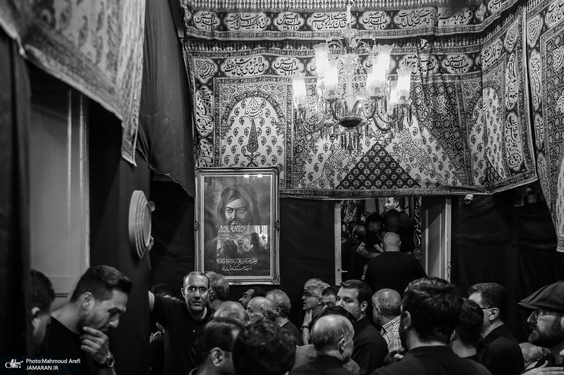 عزاداری ظهر عاشورا در حسینیه 200 ساله سادات اخوی