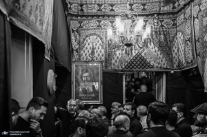 عزاداری ظهر عاشورا در حسینیه 200 ساله سادات اخوی