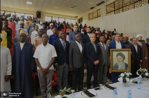 برگزاری مراسم بزرگداشت امام خمینی (س) در دانشکده کسب‌و‌کار دانشگاه ماکرره اوگاندا با تاکید بر وحدت، تبادل فرهنگی و مقاومت در برابر ظلم