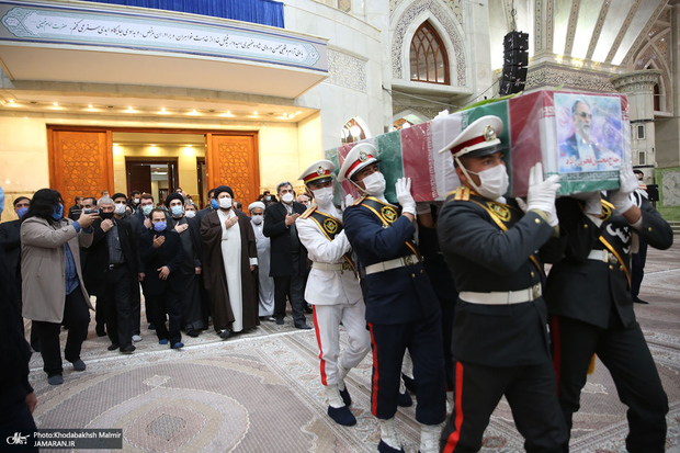 وداع با پیکر مطهر شهید محسن فخری زاده در حرم امام خمینی(س)