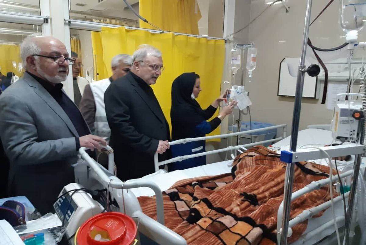 حضور وزیر بهداشت بر بالین مصدومان حادثه کرمان/ عکس