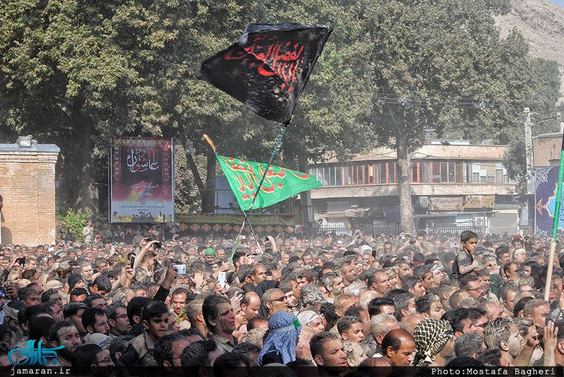 آیین گل مالی و عزاداری روز عاشورا در خرم آباد