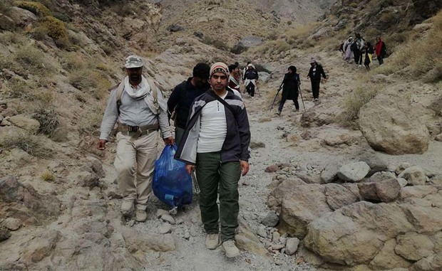 قله تفتان توسط همیاران محیط زیست پاکسازی شد