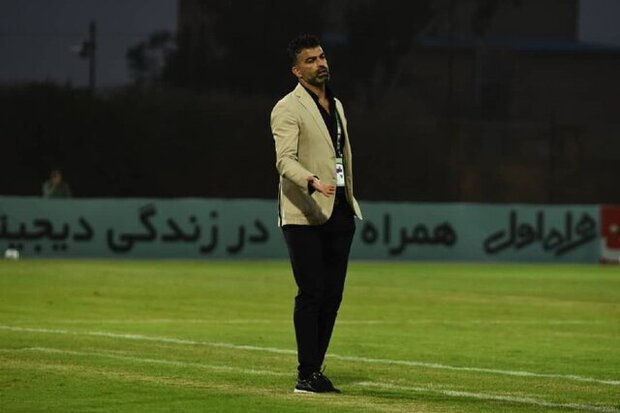 حمله رحمان رضایی به یک داور: سر تیم ما را برید و باز هم داور ماست