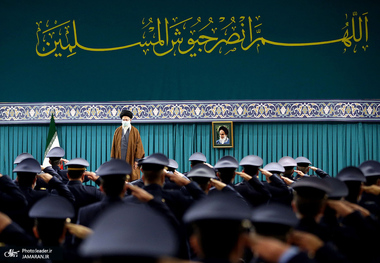 رهبر انقلاب: من هم تزریق نوبت سوم واکسن کرونا را انجام دادم/ توصیه میکنم مردم هم حرف پزشکان و متخصصین را گوش کنند