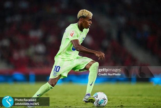 حواس پرتی یامال کار دستش داد!