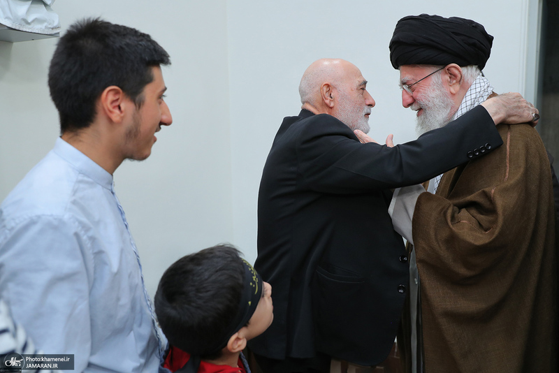 دیدار خانواده شهیدان معصومه کرباسی و رضا عواضه با رهبر انقلاب