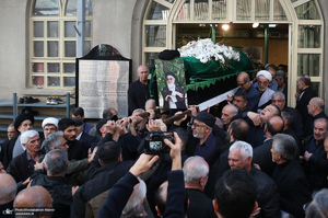 مراسم تشییع آیت الله سید مهدی امام جمارانی (ره) از حسنیه جماران-2