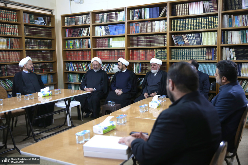 دیدار علی کمساری با شیخ ابوخوله رئیس مدرسه امام خمینی و علوم اسلامی در نجف اشرف