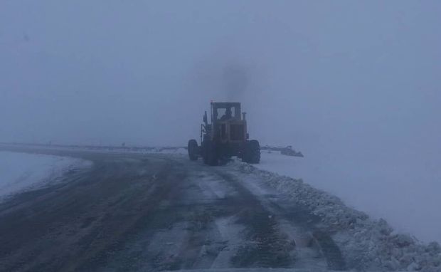 راه دسترسی به ۴۸ روستای آذربایجان‌غربی بر اثر بارش برف بسته شد