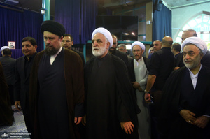 مراسم تشییع آیت الله حسن صانعی (ره) از حسینیه جماران - 3