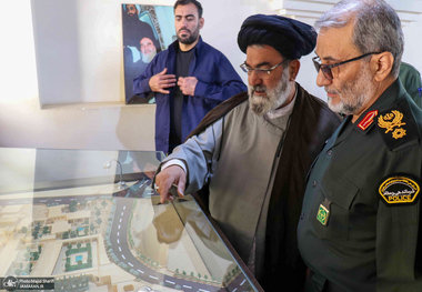 حضور جانشین فرمانده کل انتظامی کشور در  بیت و زادگاه امام خمینی 